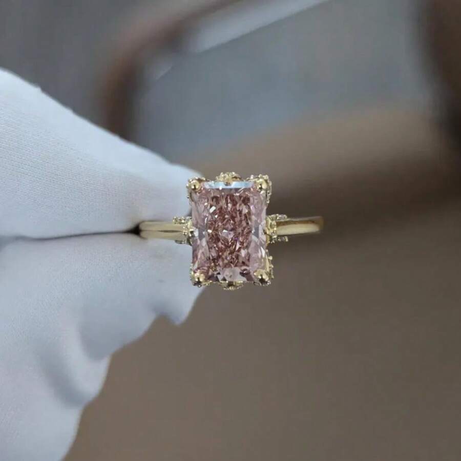 Nicolette Ring