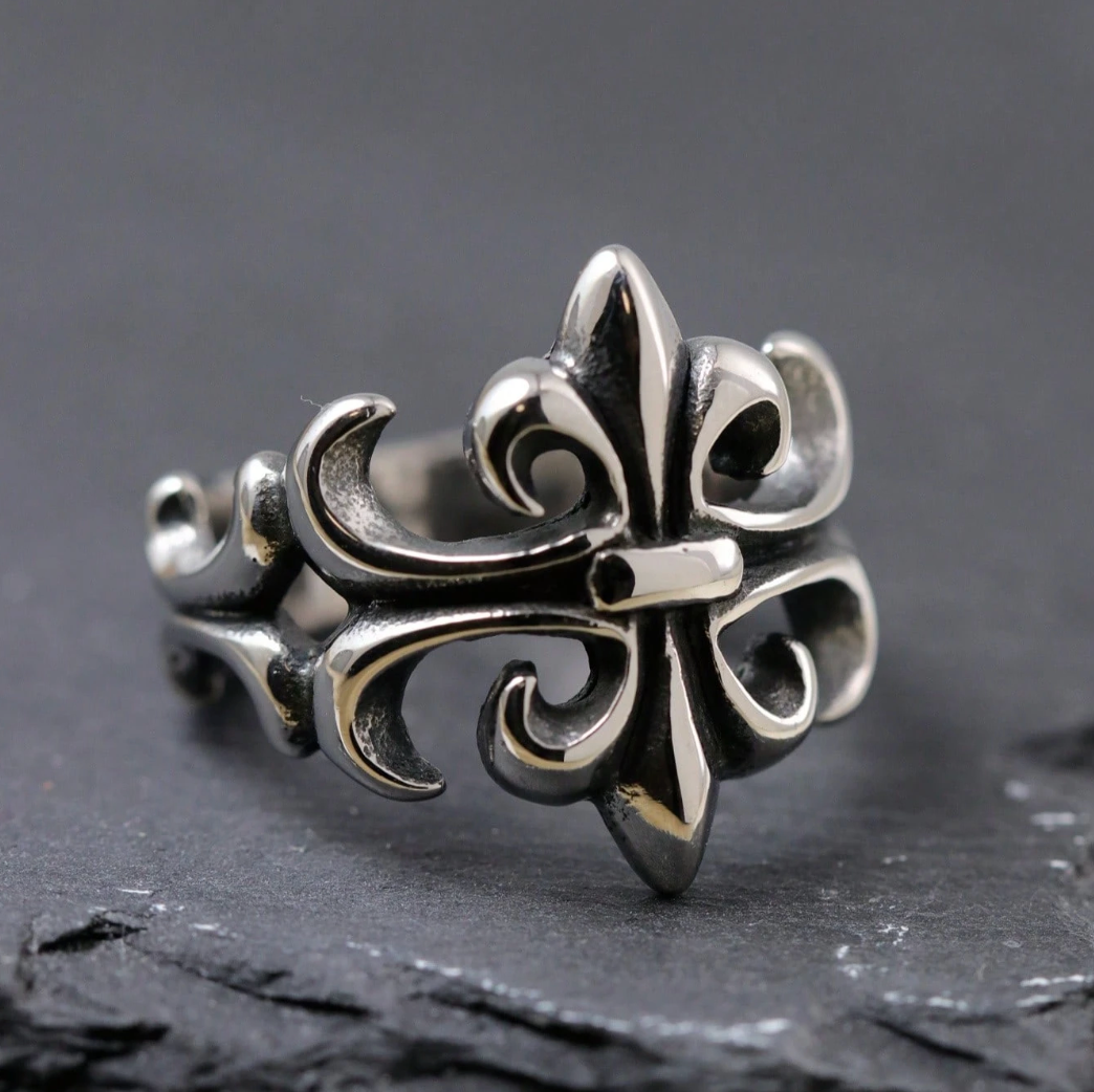 Fleur-de-Lis Ring